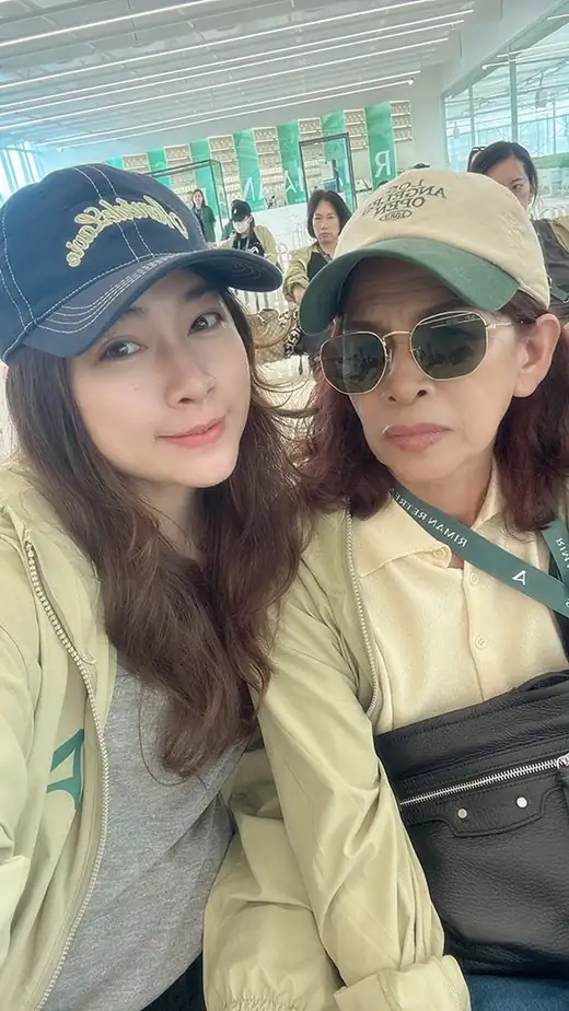 帶媽媽一起出國旅行